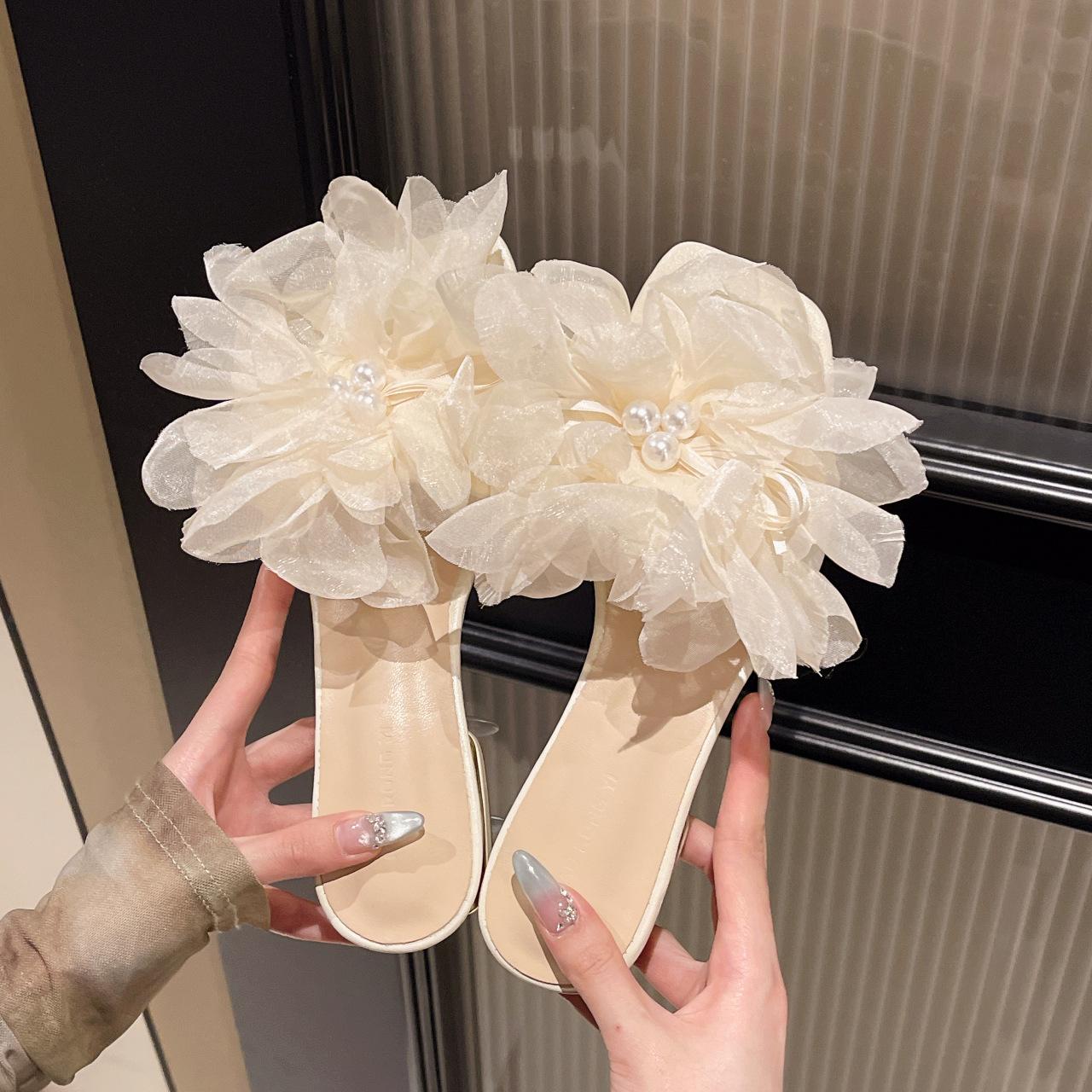 

2025 summer new flower thick heel slippers women s outer wear square head open toe one-word drag middle heel sandals 40