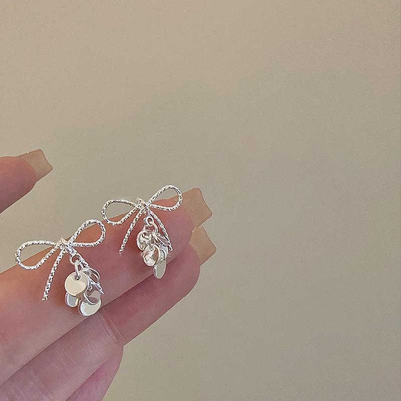 

Серьги-кольца с пайетками и бахромой, нишевая мода, легкая роскошь, серьги-пусеты, корейские серьги в виде сердечек для милой девушки