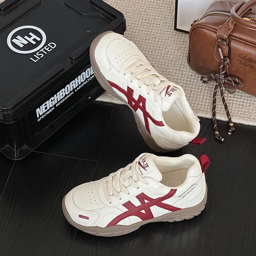 2025 New Soft-Soled Korean Flat Leather Running Shoes - Trendy & Comfortable