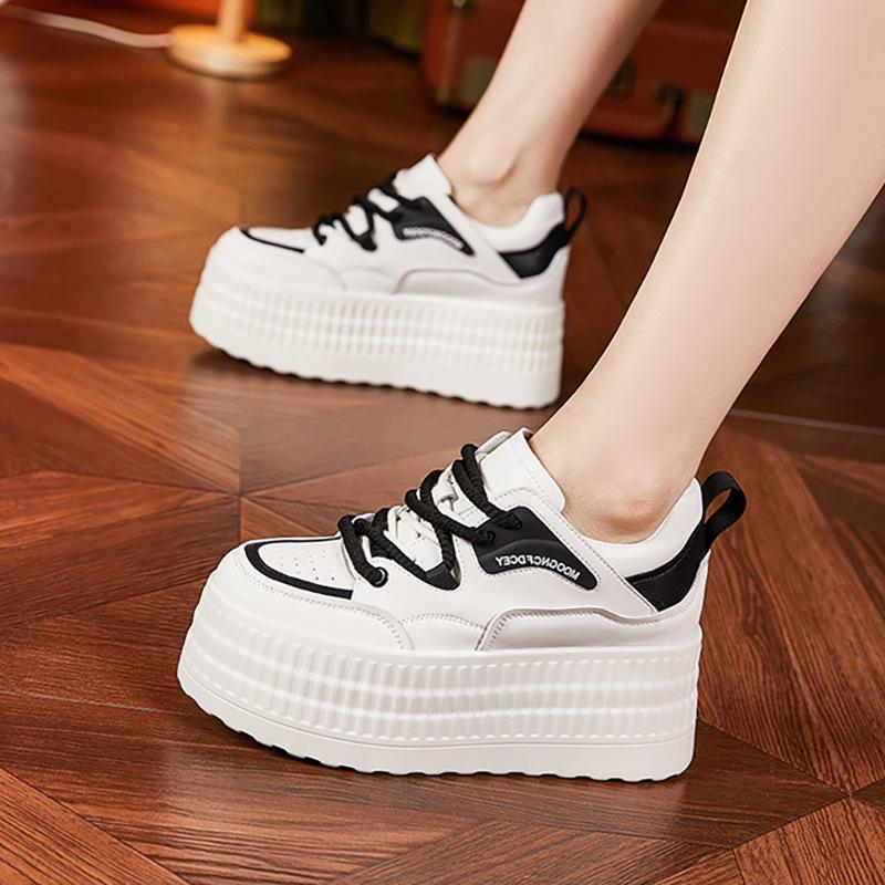 Platform White Shoes Women's 2025 Spring New Small Inner Height Increase Women's Shoes Versatile Board Shoes Sports and Leisure Shoes