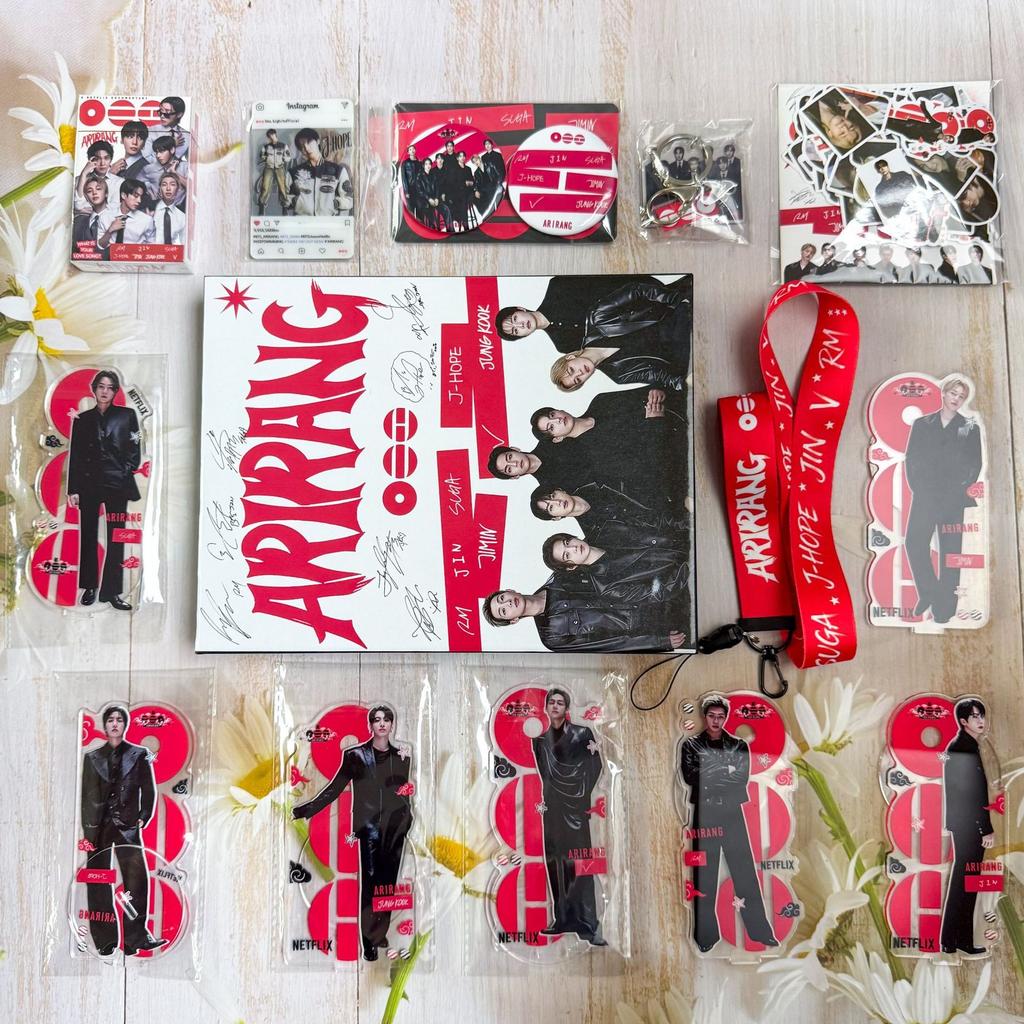 Deluxe Kpop BTS Arirang Support Geschenkbox | 7 Stück Acryl-Ständer, Lomo-Karten, Schlüsselanhänger, Lanyard, Abzeichen-Foto-Set | BTS Album Merchandising für Fans