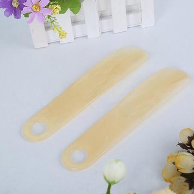 Stabiler durchscheinender Schuhanzieher aus Kunststoff - Kompaktes und praktisches Design