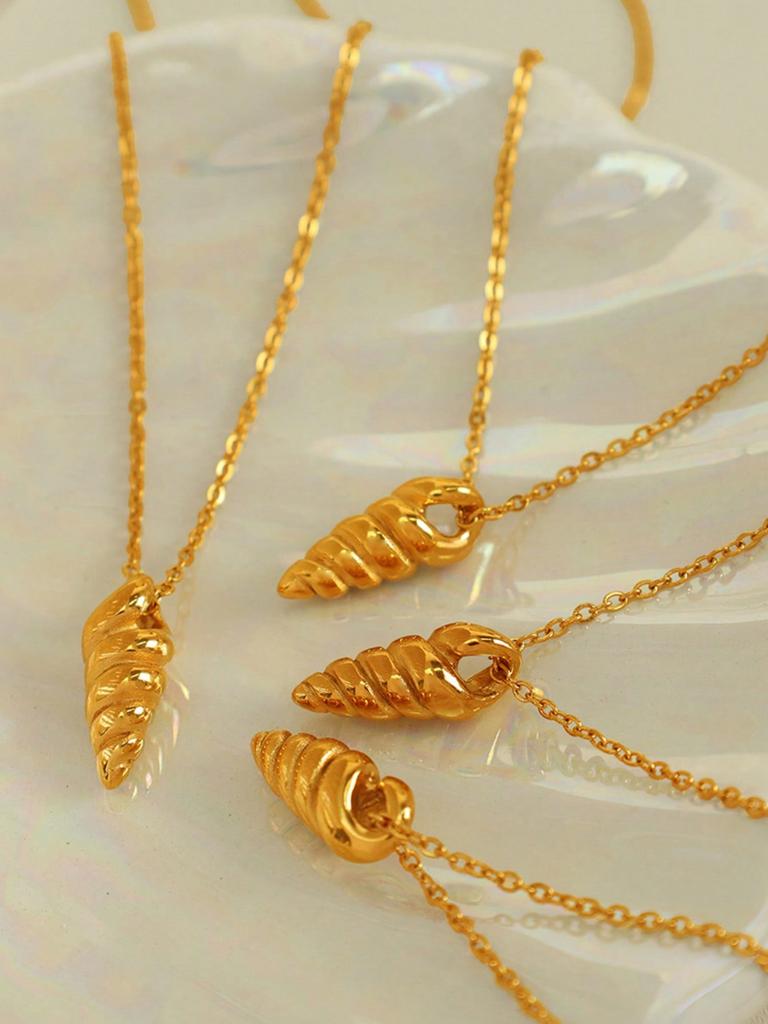 1 Pc Minimalist Stainless Steel 18K Gold Plated Seashell Pendant Necklace, Suitable For Daily And Beach Outfits