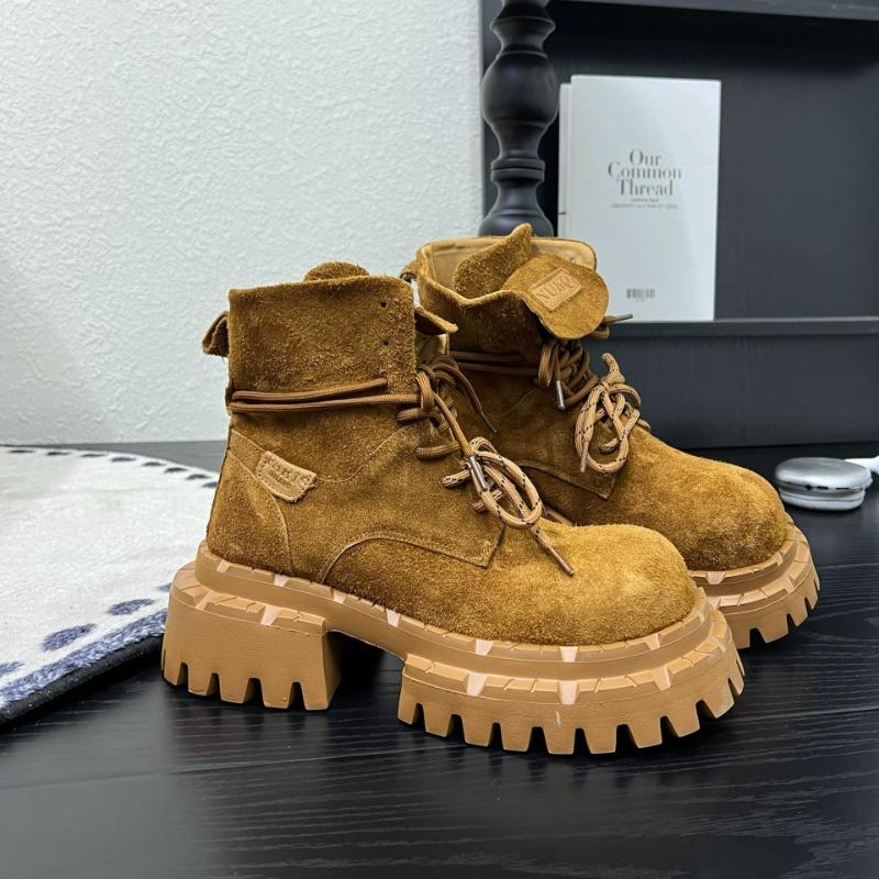 Tongue-turning Ultra-light-soled Martin Boots Women's New Lace-up Soft-soled Casual Versatile Short Boots