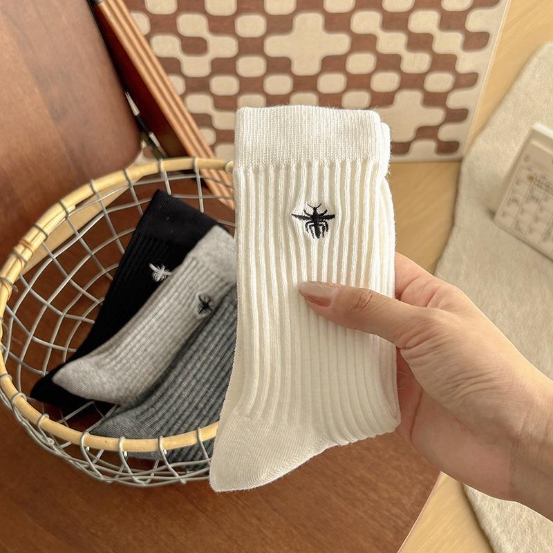 Female Autumn and Winter Pure Cotton Embroidery Small Bee Pit Tide Stripe In The Tube Pile Socks