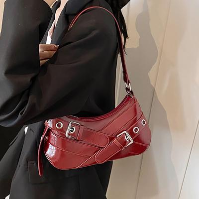 Kadın retro kırmızı çantalar PU deri çok yönlü tek omuz çantaları basit bayan çantaları sarkık moda çantalar yeni