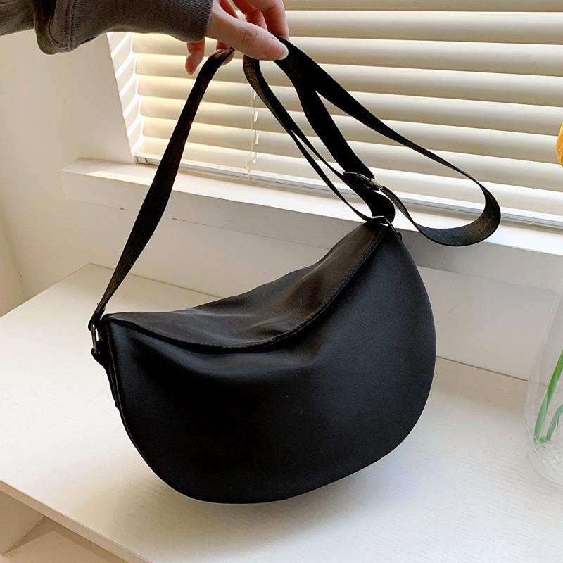 

Urban Chic Small Nylon Bag Minimalist Design Perfect For Everyday Use Black