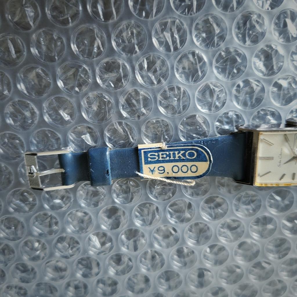 Deadstock SEIKO Chorus Weekdater Manual Winding Watch Rectangular Code [Working Condition] Ladies' 2119-3030 (Management K26A)