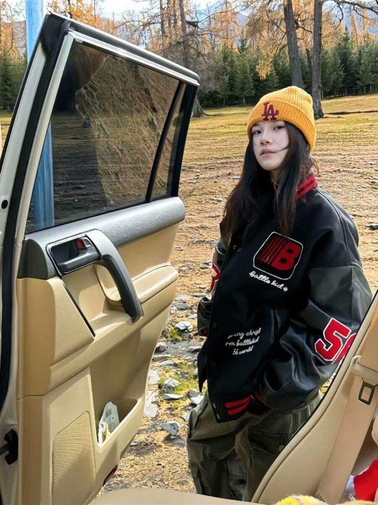 Men's and Women's Trendy American Letter Baseball Jacket, Embroidery Color Block Patchwork, Loose Fit for Autumn and Winter.