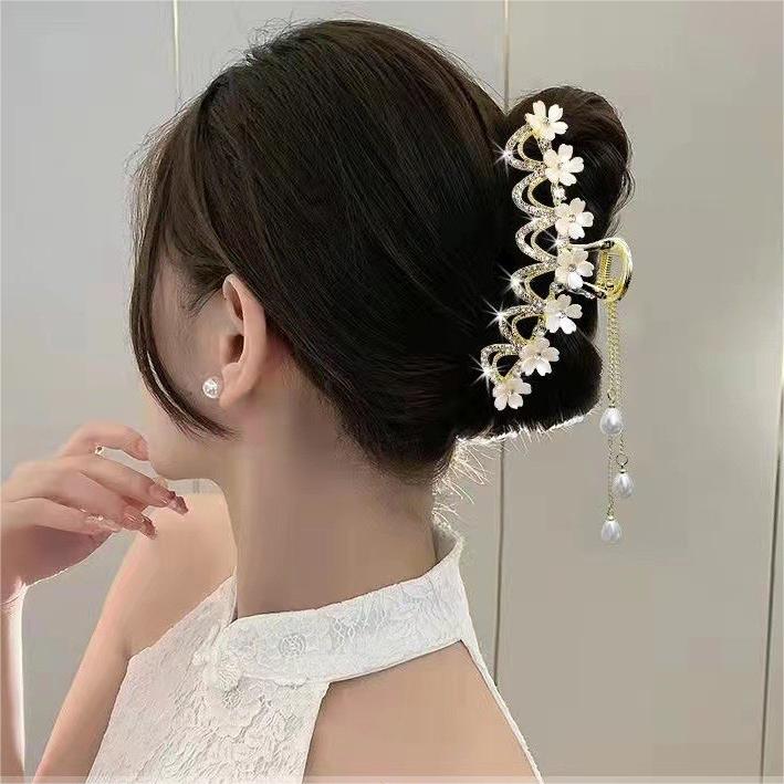 Pearl Flower Tassel Hair Claw Clip Ponytail Hair Clip Shark Clip Korean Exquisite Women Hair Accessories Fashion Headdress