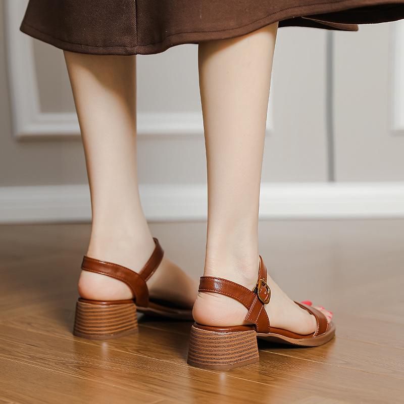 Roman open-toed thick-heeled sandals women's retro summer new one-letter French elegant holiday beach shoes