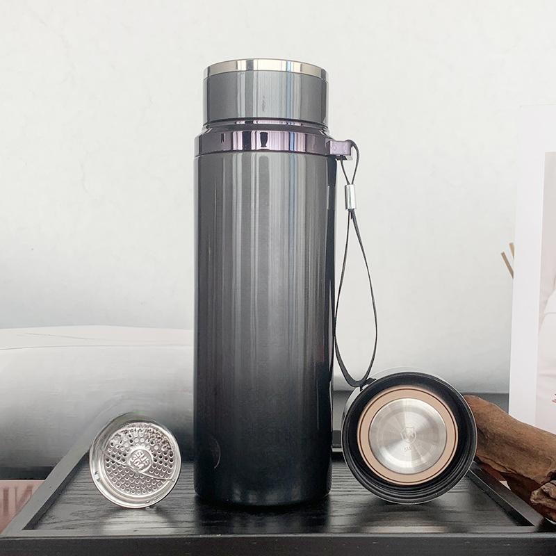 

Портативная ручка бутылки для занятий спортом на открытом воздухе удобна, а нержавеющая сталь 304 используется для сохранения тепла и холода большой емкости. 600ml