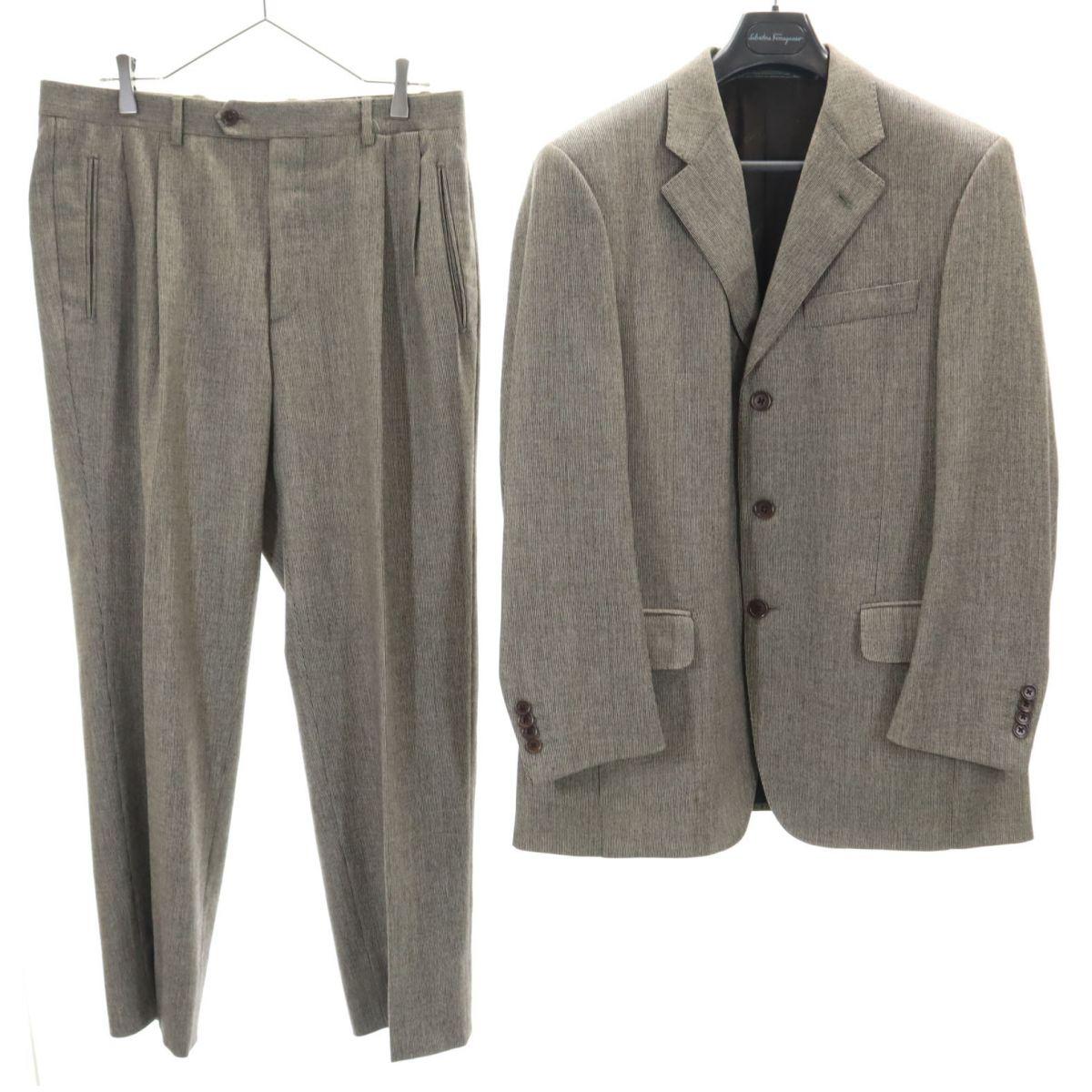 

Salvatore Ferragamo made in Italy wool suit Setup Men s Used