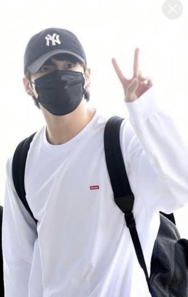 [USED] BTS Jungkook wears Supreme Small Box L/S Tee