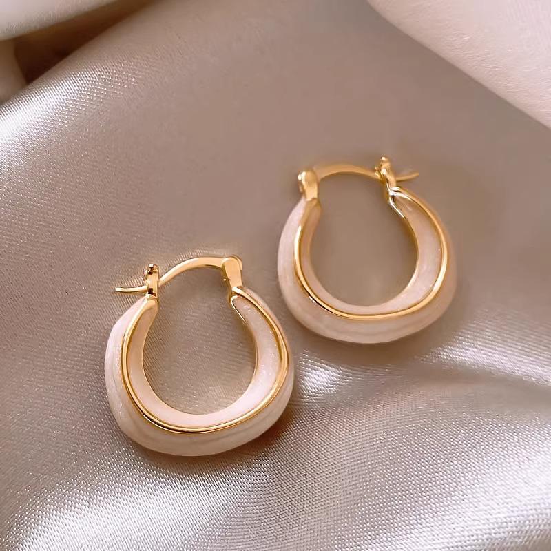 

Solid Circle Geometric Large Earrings for Women, Light Luxury, Niche Design, Drop Glazed Ear Rings, Ear Buckles, Popular High-end Earrings