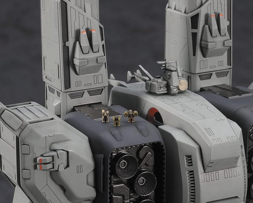 Hasegawa Super Dimension Fortress Macross Do You Remember Love Macross Ship Strong Attack Type Movie Version Scale Plastic Model MC06 SDF-1 1/4000