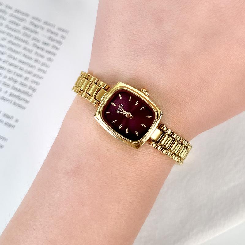 Brand Light Luxury Watch Women Retro TV Watch Beimu Dial Gold Waterproof Simple Female Fashion Quartz Clock Bracelet Watches