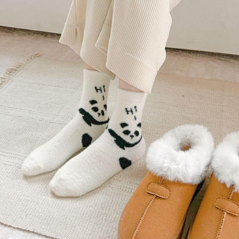 Black and White Panda Cartoon Socks, Women's Mid-calf Socks, Autumn and Winter Thickened with Fleece, Warm and Cold-resistant, Cute Snow Floor Socks