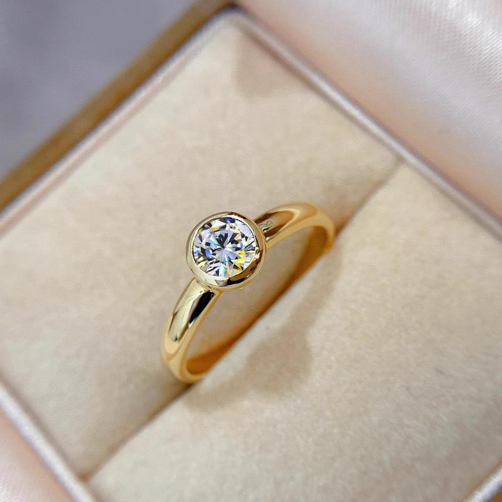 Anello in Diamante a Bolla Semplice di Lusso Leggero da 1 Carato Intarsiato con Otto Cuori e Otto Frecce Diamante ad Alto Carbonio Piccolo Versatile Anello in Diamante Rotondo