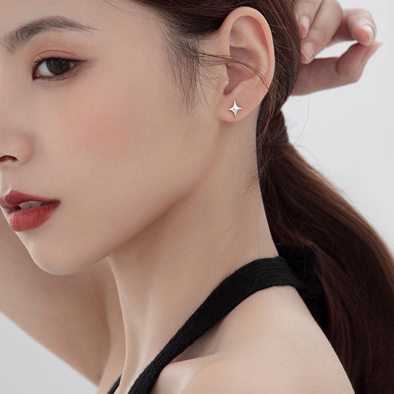 Summer 2023 Trendy Women's Star Stud Earrings: Simple, Chic, and Fashionable Design