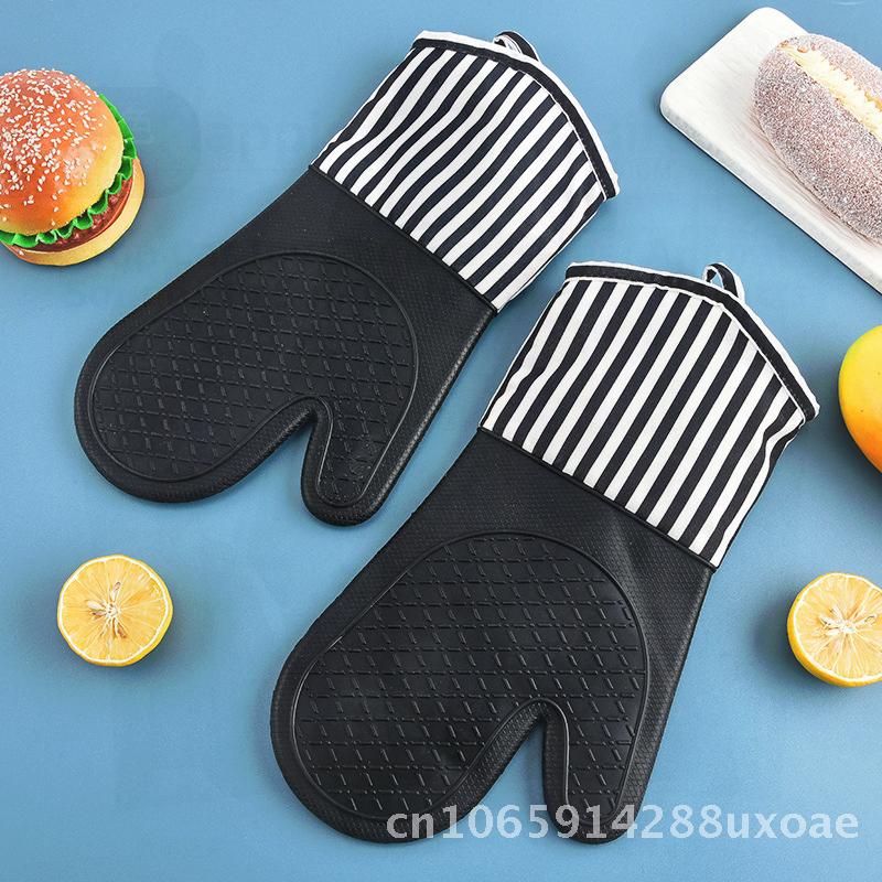 Thickened Silicone Heat Insulation Gloves Set with Hand Clip And Oven Mitts for Microwave And Baking Gray Plaid 34CM Modern