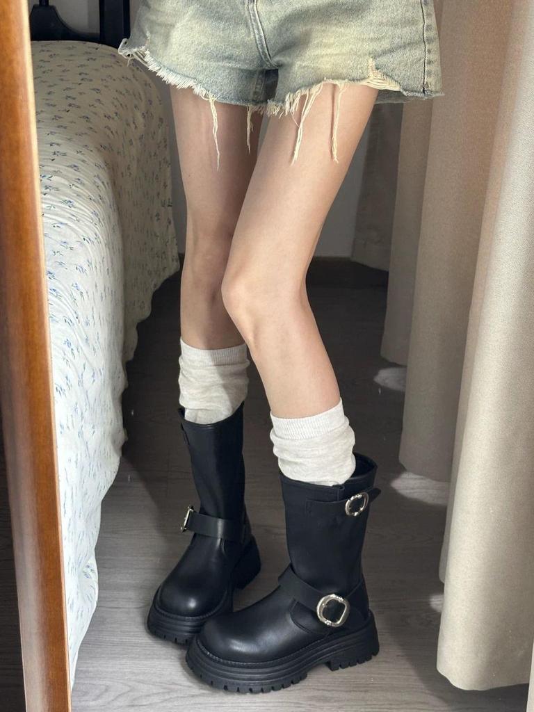 Retro Thick-Soled Slip-On Martin Boots for Women - 2025 Autumn Slimming, Versatile, Height-Enhancing Design