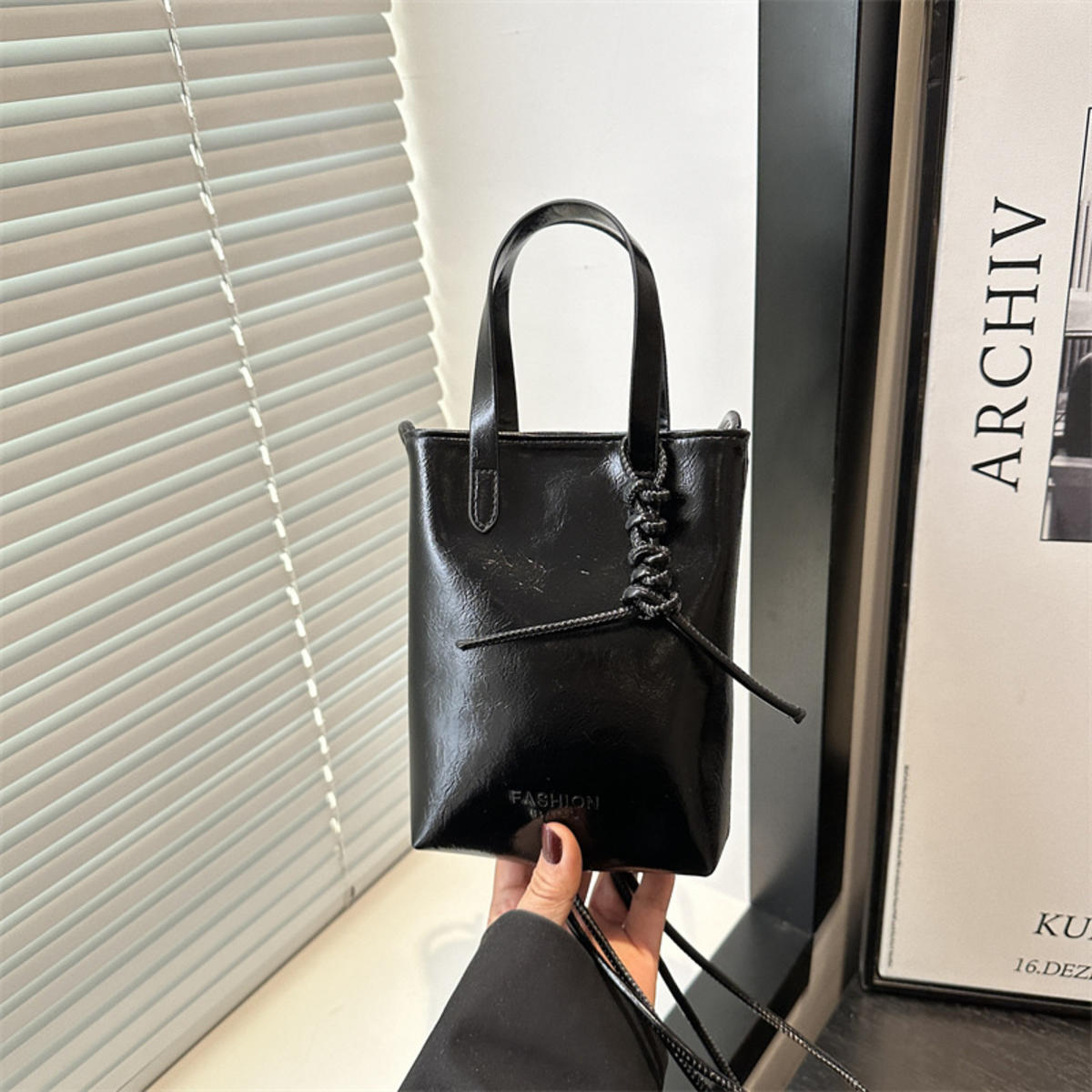 

Мини-сумка кроссбоди из искусственной кожи, женская, корейская мода, роскошные сумки на плечо, женские простые ретро-сумки и кошельки one size чёрный