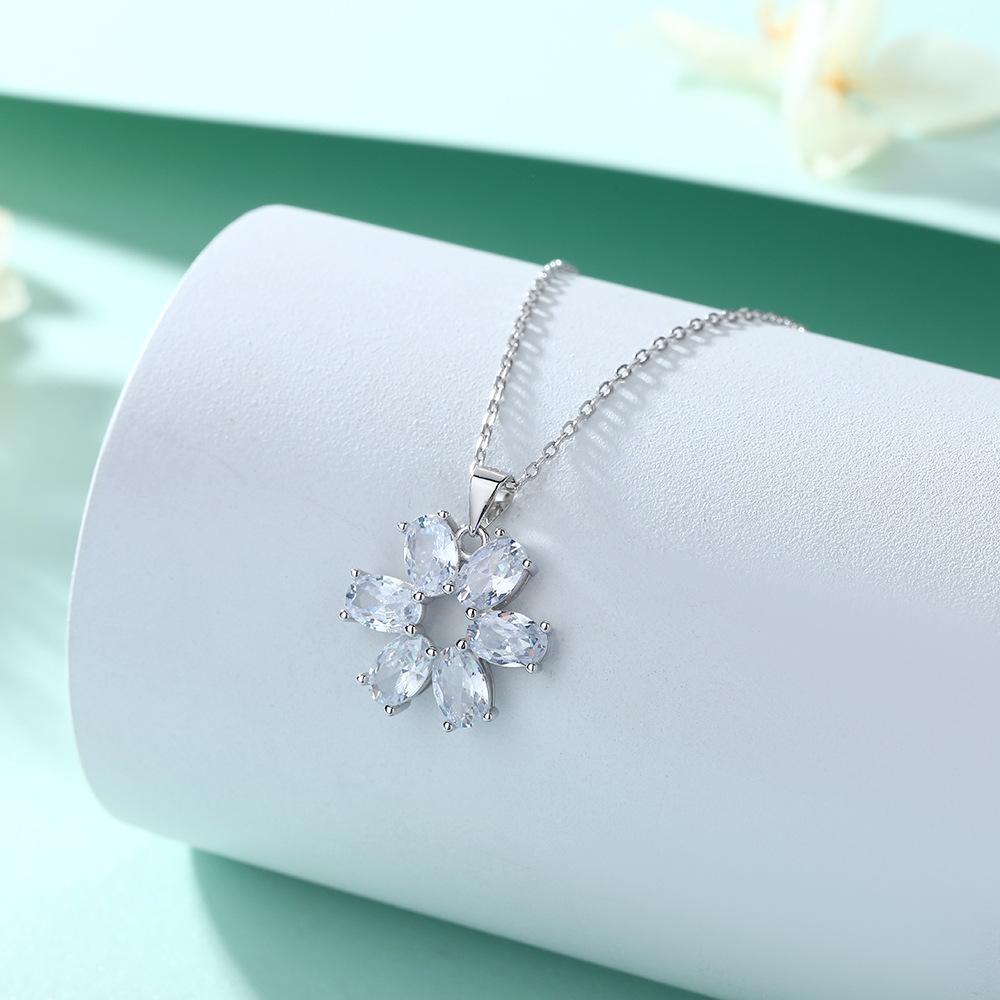 Ladies 925 Sterling Silver Flower Necklace Women's Premium Sense Oval Zircon Petal Pendant Clavicle Chain