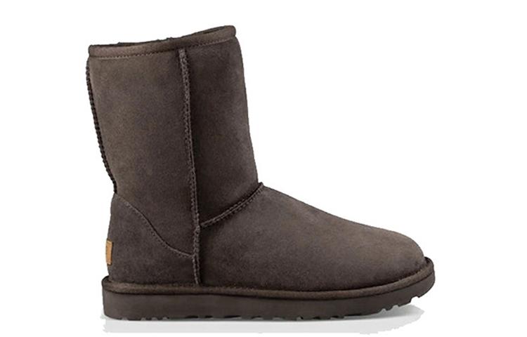 UGG Classic Short Ii Brown Pull On Boots Women's 1016223-CHO