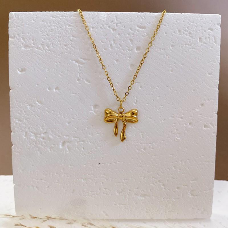 Women's Gold Bow Pendant Necklace - Titanium Steel, Non-fading, Fashion Light Luxury Clavicle Chain Accessory