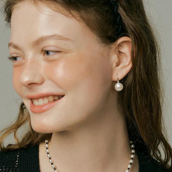 Hang a Pearl Earrings