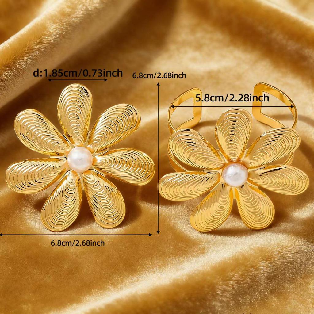 Elegant Gold Seven-Petal Flower Bracelet and Ring Set - Luxurious Retro Fashion