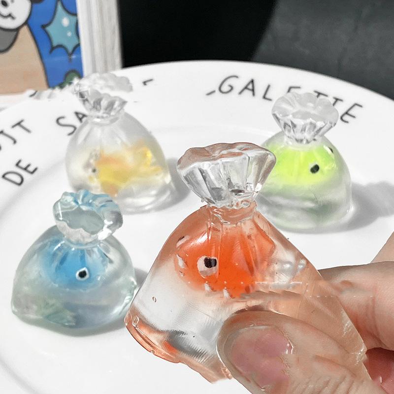 

Squishy Summer 3D Stereoscopic Goldfish Bag Squeeze Fidgety Toy Transparent Creative Gift Kawaii Color MIINI Goldfish Kids Toys