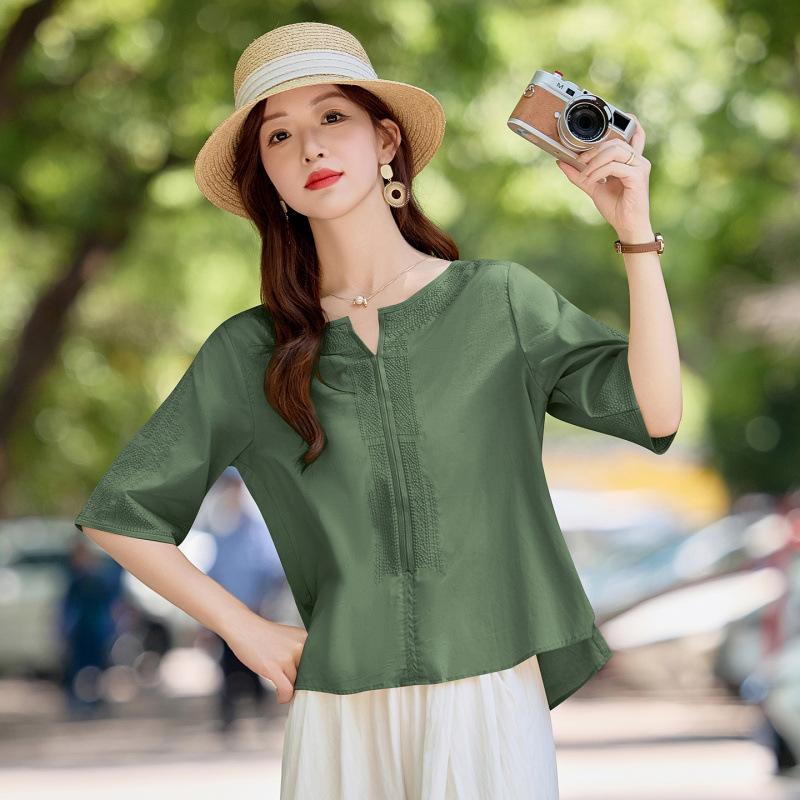 

Ethnic style heavy industry embroidered shirt women s summer new beautiful and chic large size loose meat-covering pullover top 3XL