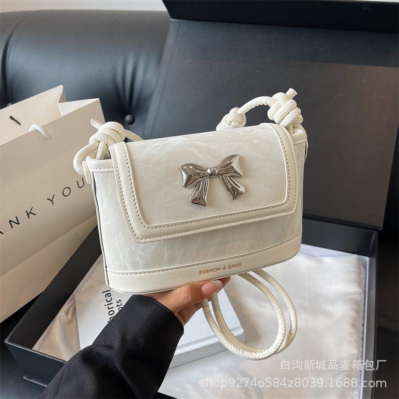 This Year's Popular Fashion and Versatile Small Bag Women's 2025 New Trendy Manufacturer's Armpit Bag Foreign Crossbody Bag
