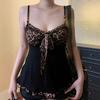 Canottiera da Donna con Stampa Leopardata Senza Maniche Vestibilità Aderente Bordi in Pizzo Chiusura con Laccetti sul Retro Camicetta Tank