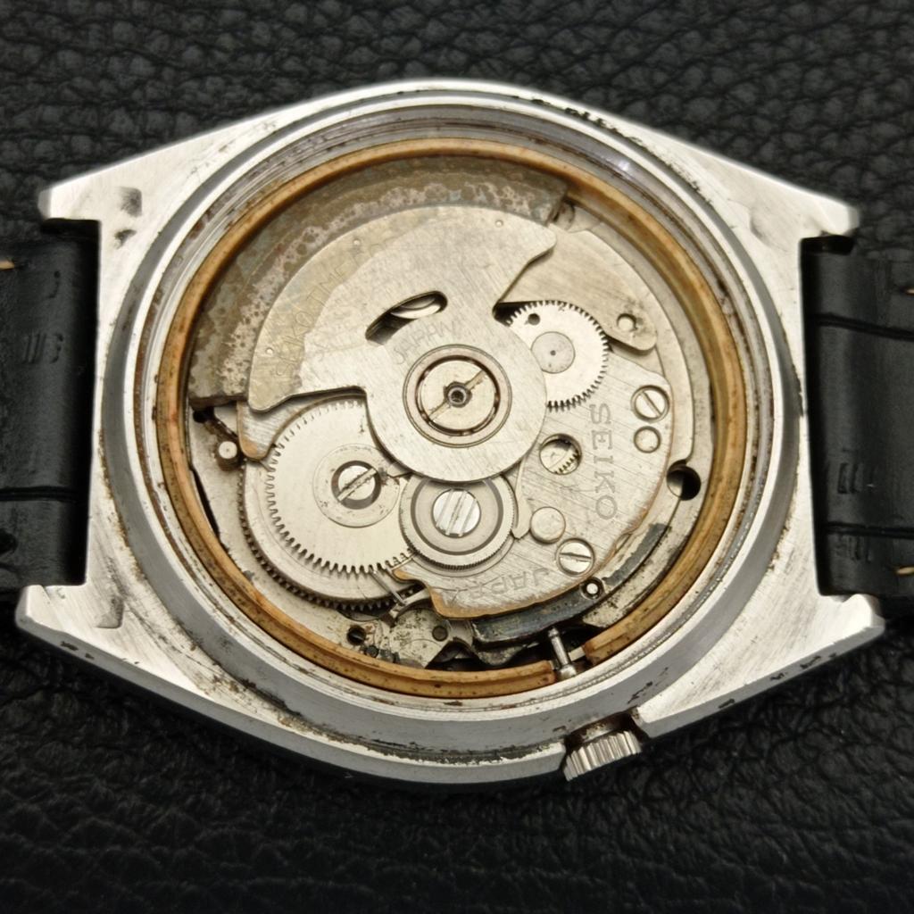 SEIKO 5 AUTOMATIC JAPAN MENS 7009A VINTAGE ARABIC BLACK DIAL WATCH a701215-5 R206a-a701215