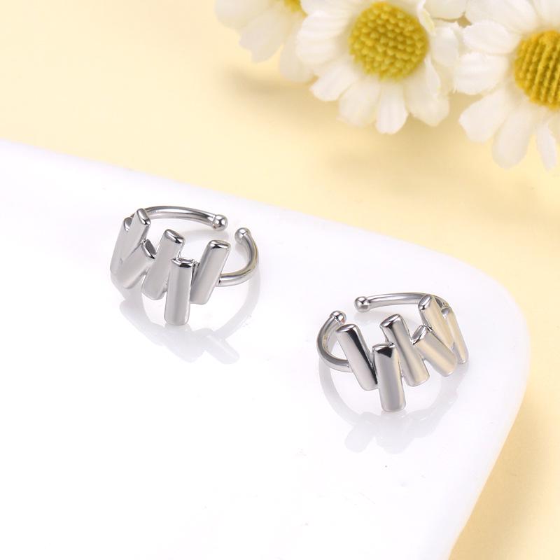 High-End Geometric Clip-On Earrings for Women, European & American Fashion, Simple Ins Cold Style, No Piercing Required