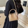Popular small bag women's new summer versatile simple messenger bag portable bucket bag