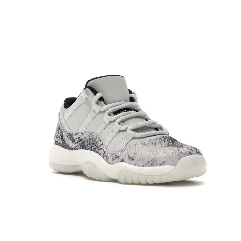Air Jordan 11 Retro Low GS Light Bone Snakeskin Kids Sneakers Grey Light-Bone-Black-Smoke-Grey CD6847-002