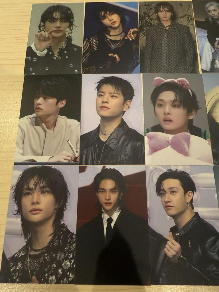 [USED] Stray Kids Photo Cards Set of 20 Purchased in Korea / Signed Print