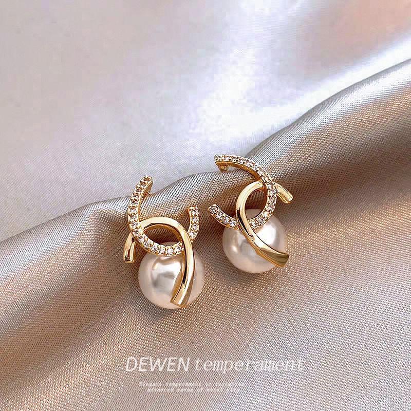 Pearl Earrings for Women - French Retro Design, New 2024 Style, Elegant High-End Jewelry