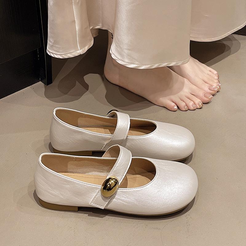 Flat single shoes women's 2025 new spring and summer Mary Jane shoes French gentle wind evening shoes small leather shoes Doudou shoes