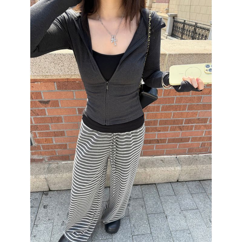 

Wild and Spicy Lazy Daily Life Slightly Chubby Women s Early Spring Double-Sided Brushed Three-Piece Set Casual Slim Fit Plus Size Suit Black Vest 2XL(67.5-77.5kg)
