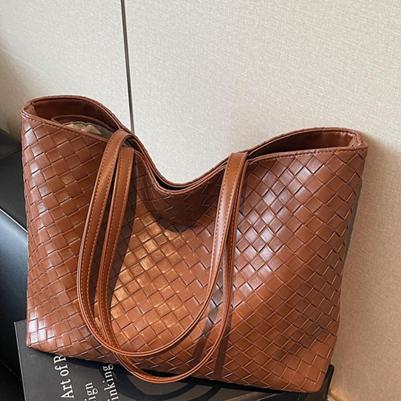 Large capacity woven bag women's autumn new retro casual shoulder underarm bag portable tote bag