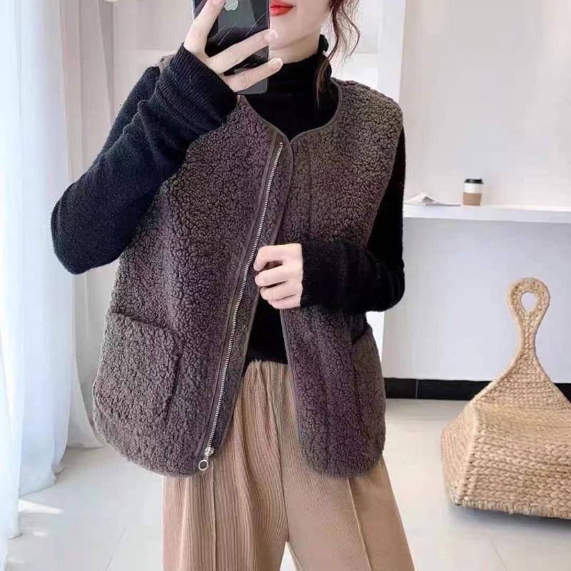 Spring, Autumn and Winter New Lamb Plush Vest Outer Coat Retro Style Vest Women's Fur Integrated Vest Thick