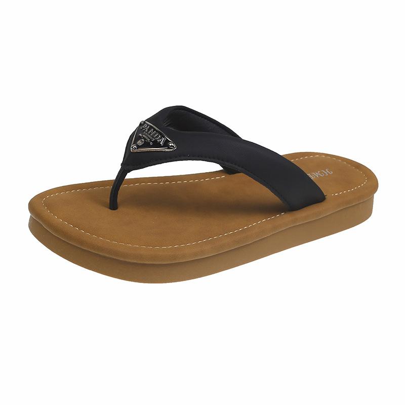 Simple non-slip flip-flops women 2025 summer light and comfortable Korean version stepping on shit feeling toe beach shoes sandals retro