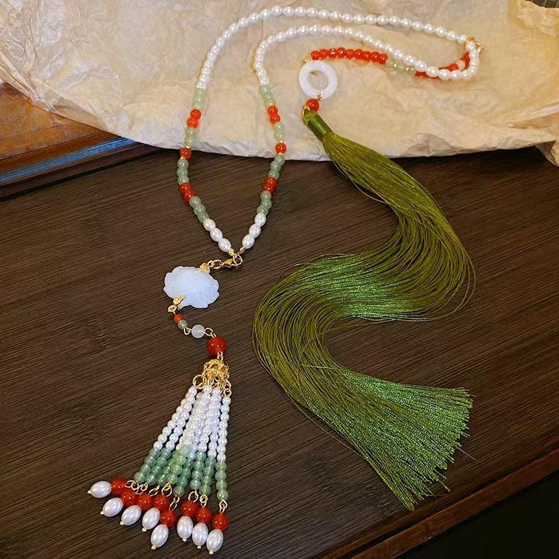 Chinese Style Ma Mian Skirt Cheongsam Necklace with Tassels and Beads