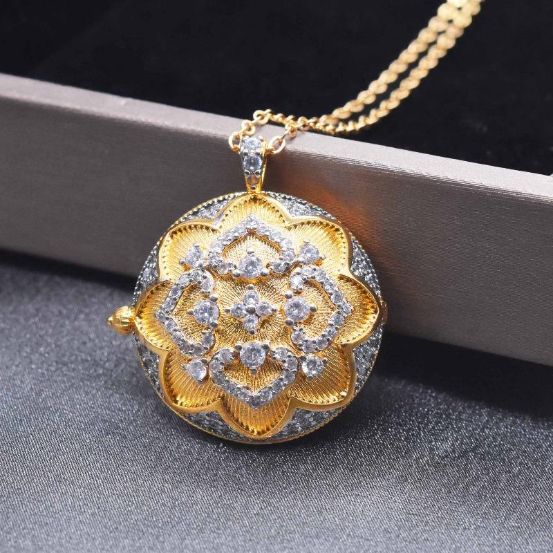 

Meier Heavy industry disc inlaid necklace gold-plated zircon rose flower medievalretro jewelry accessories for women