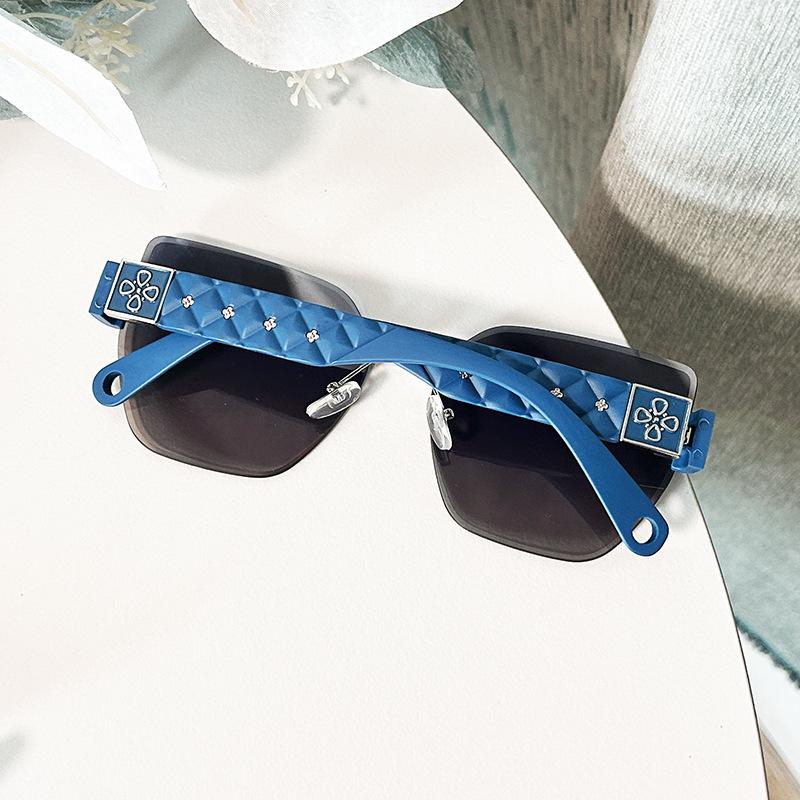 Blue Enchantress Women'S Glasses Fashion Premium Sunscreen Uv Protection Sunglasses Retro Elegant Sunglasses
